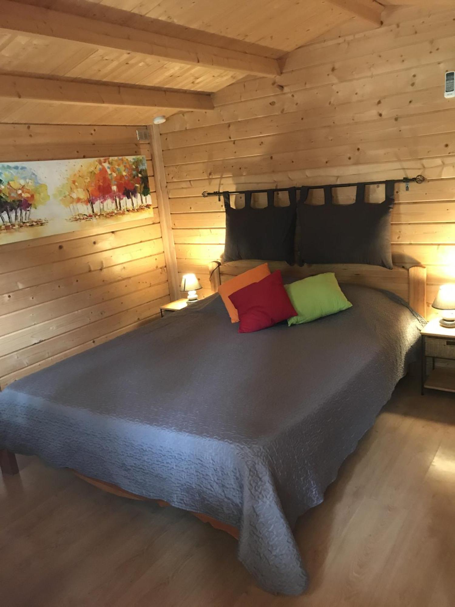 Mas De La Pinede Ex-Les Arbousiers Bed & Breakfast Bollène Стая снимка