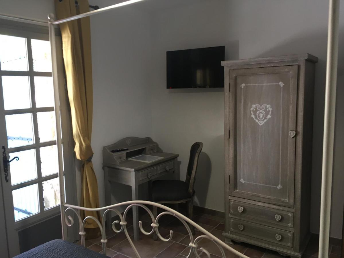 Mas De La Pinede Ex-Les Arbousiers Bed & Breakfast Bollène Екстериор снимка