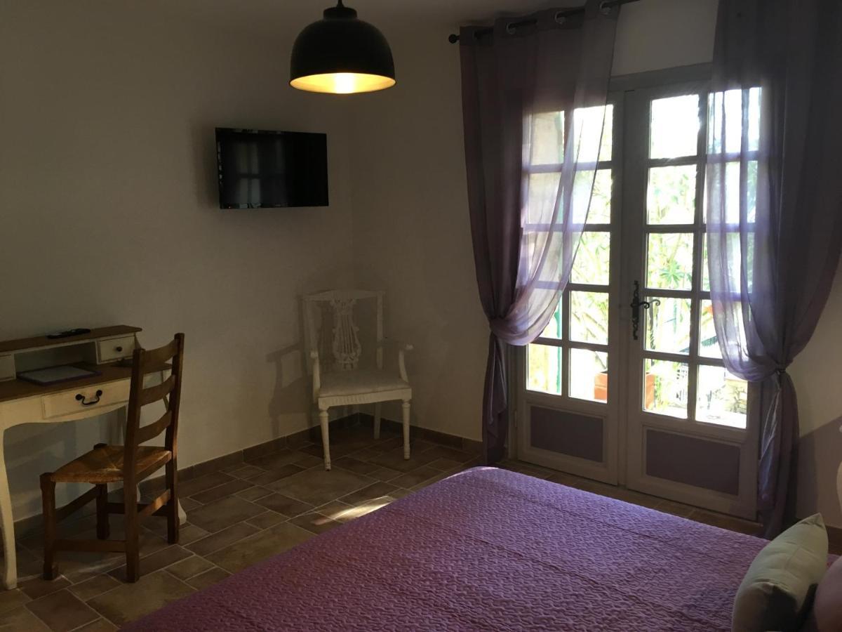 Mas De La Pinede Ex-Les Arbousiers Bed & Breakfast Bollène Стая снимка